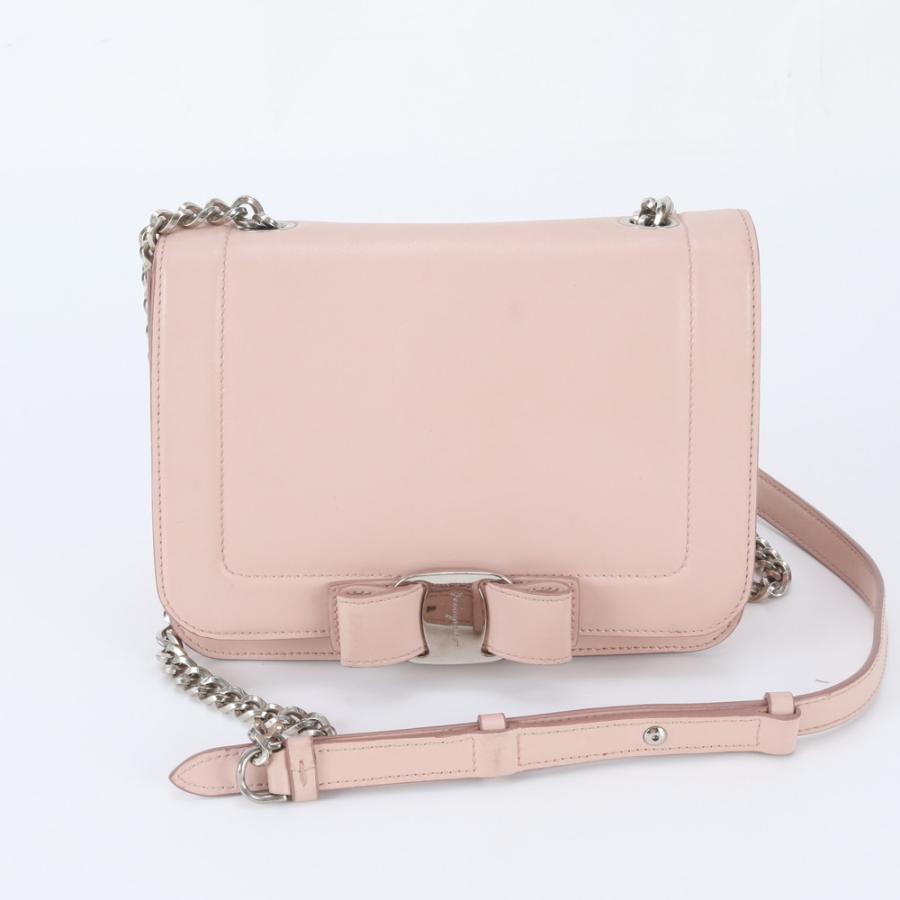 美品 サルヴァトーレフェラガモ ヴァラリボン フラップ レザー 2WAY 