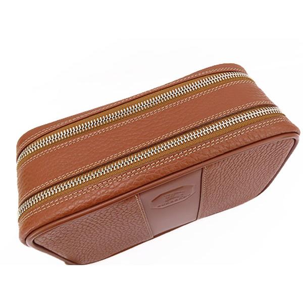 BURBERRY 新古品 バーバリー レザー セカンドバッグ クラッチ BURBERRY 新古品 バーバリー レザー セカンドバッグ クラッチ