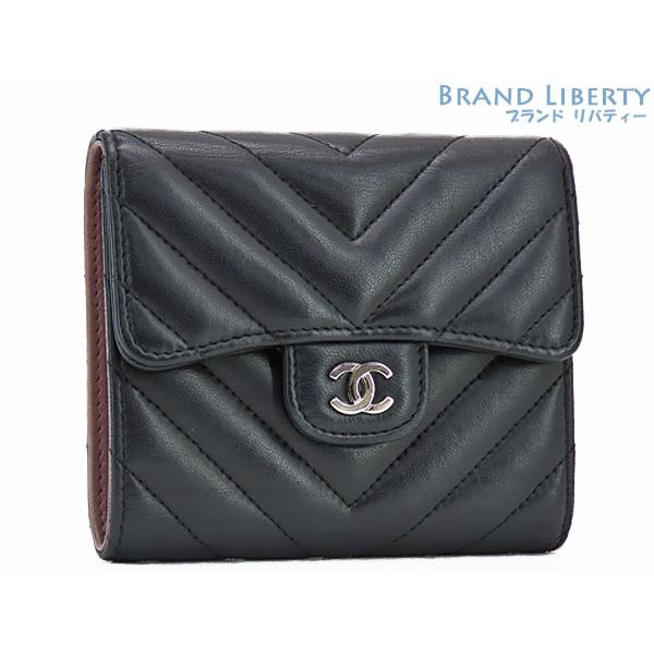 CHANEL シェブロン Vステッチ　コンパクト　ウォレット CHANEL（シャネル） 美品 シェブロン Vステッチ ココマーク スモール