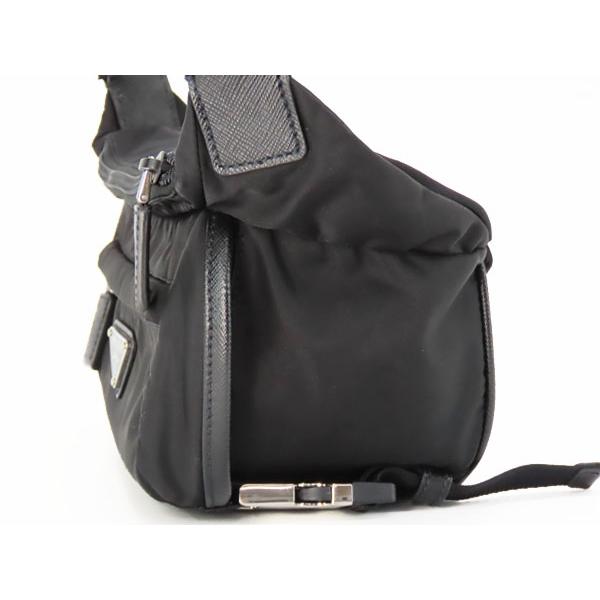 PRADA（プラダ） 新品同様 リナイロン サフィアーノ トライアングル