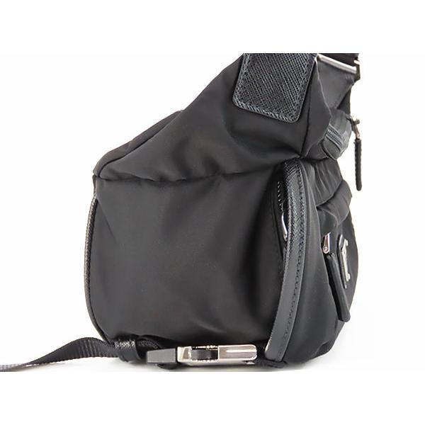 PRADA（プラダ） 新品同様 リナイロン サフィアーノ トライアングル