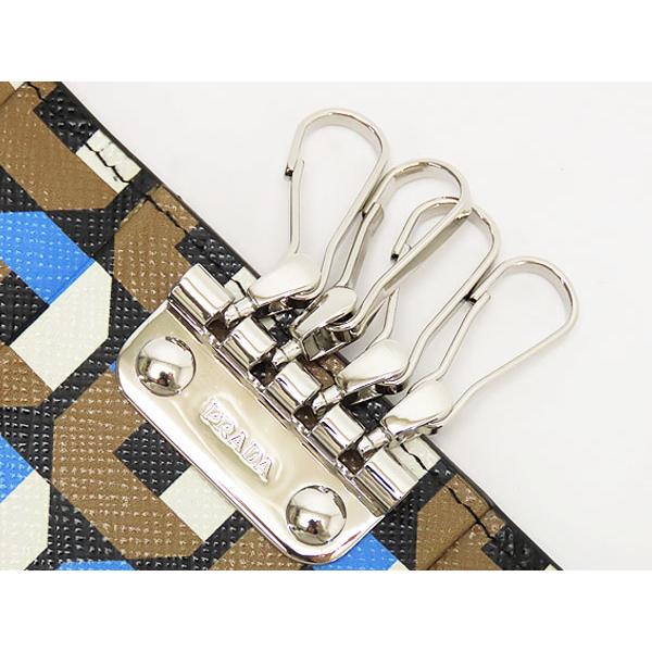 PRADA（プラダ） 新古品 サフィアーノ トライアングル キーリング付き