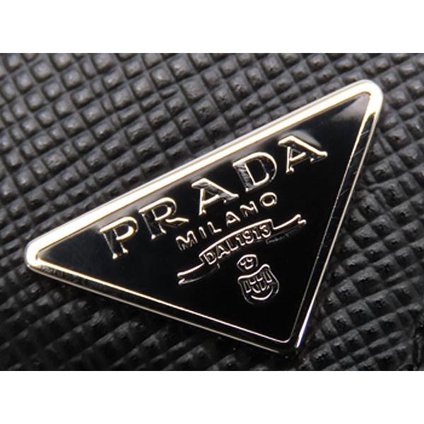 PRADA（プラダ） 未使用 サフィアーノ トライアングル カードケース