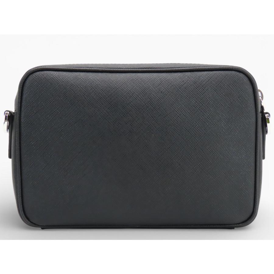PRADA（プラダ） ほぼ新品 サフィアーノ トライアングル ショルダー