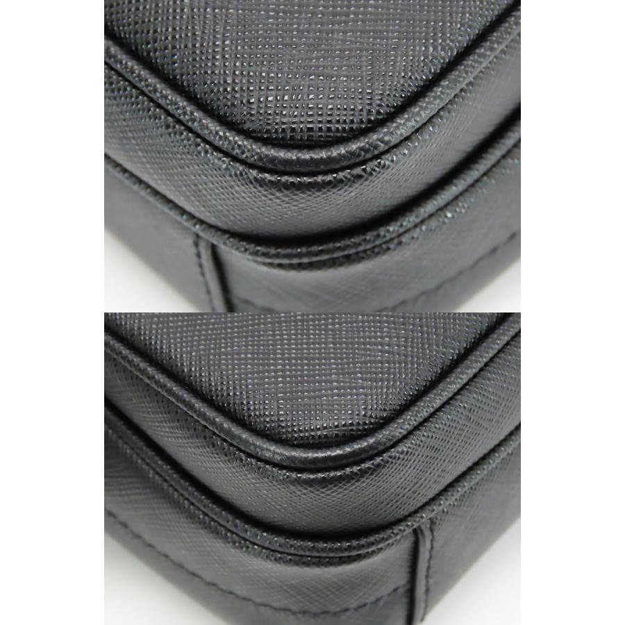 PRADA（プラダ） ほぼ新品 サフィアーノ トライアングル ショルダー
