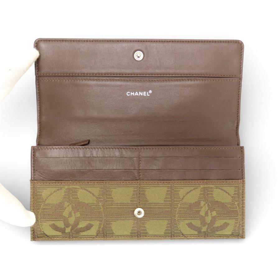CHANEL（シャネル） 未使用 ニュートラベルライン 二つ折り長財布 