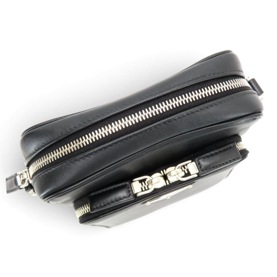 PRADA（プラダ） 美品 トライアングル レザー 斜め掛け ショルダー