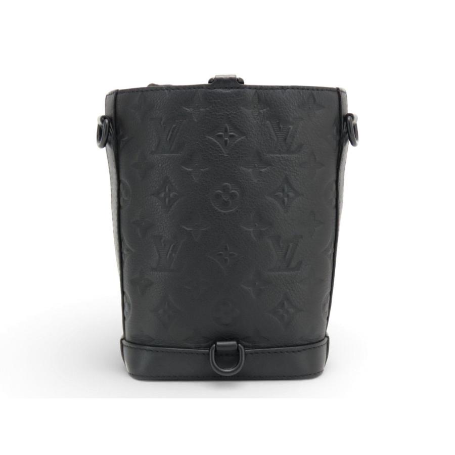 LOUIS VUITTON（ルイ・ヴィトン） ほぼ新品 モノグラム シャドウ ノエ