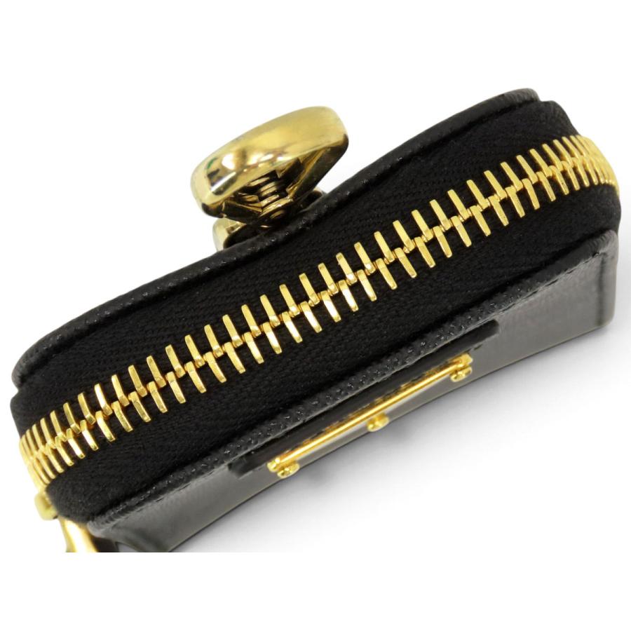 美品　プラダ サフィアーノレザー 小銭入れ トライアングル ロゴチャーム PRADA（プラダ） 美品 サフィアーノ トライアングル ミニポーチ バッグ