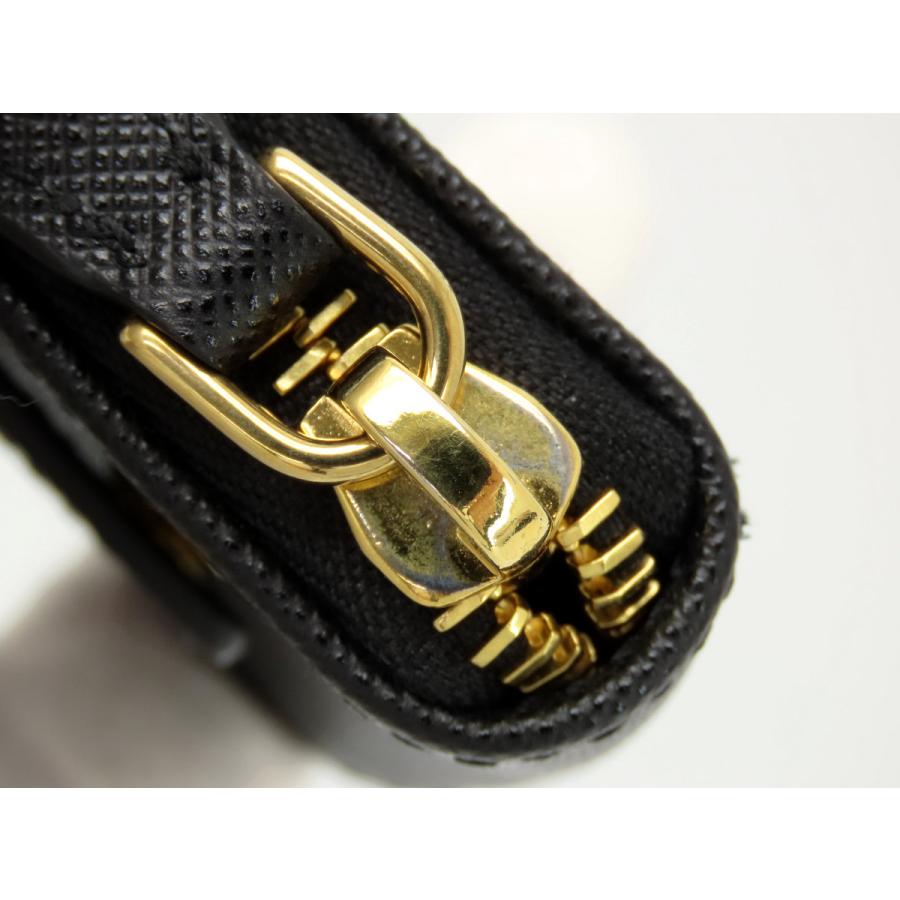 PRADA（プラダ） 美品 サフィアーノ トライアングル ミニポーチ バッグ