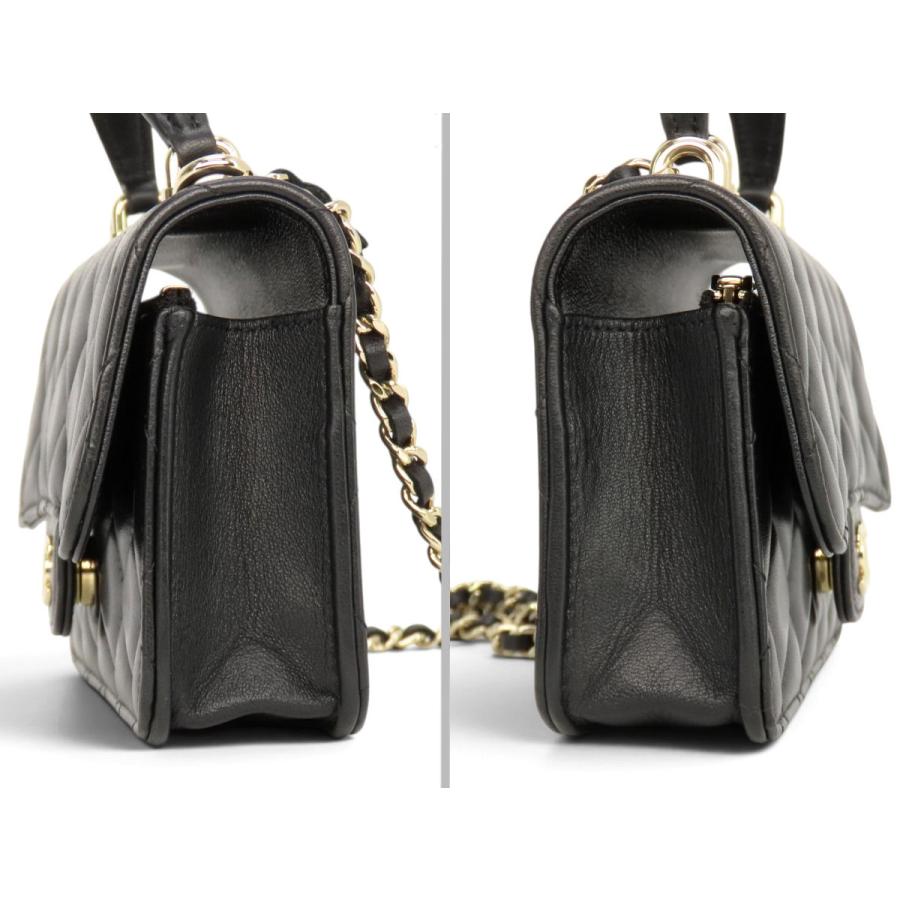 CHANEL（シャネル） ほぼ新品 マトラッセ フラップ フォンケース 2WAY