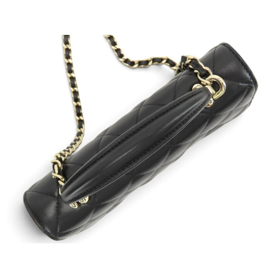 CHANEL（シャネル） ほぼ新品 マトラッセ フラップ フォンケース 2WAY 
