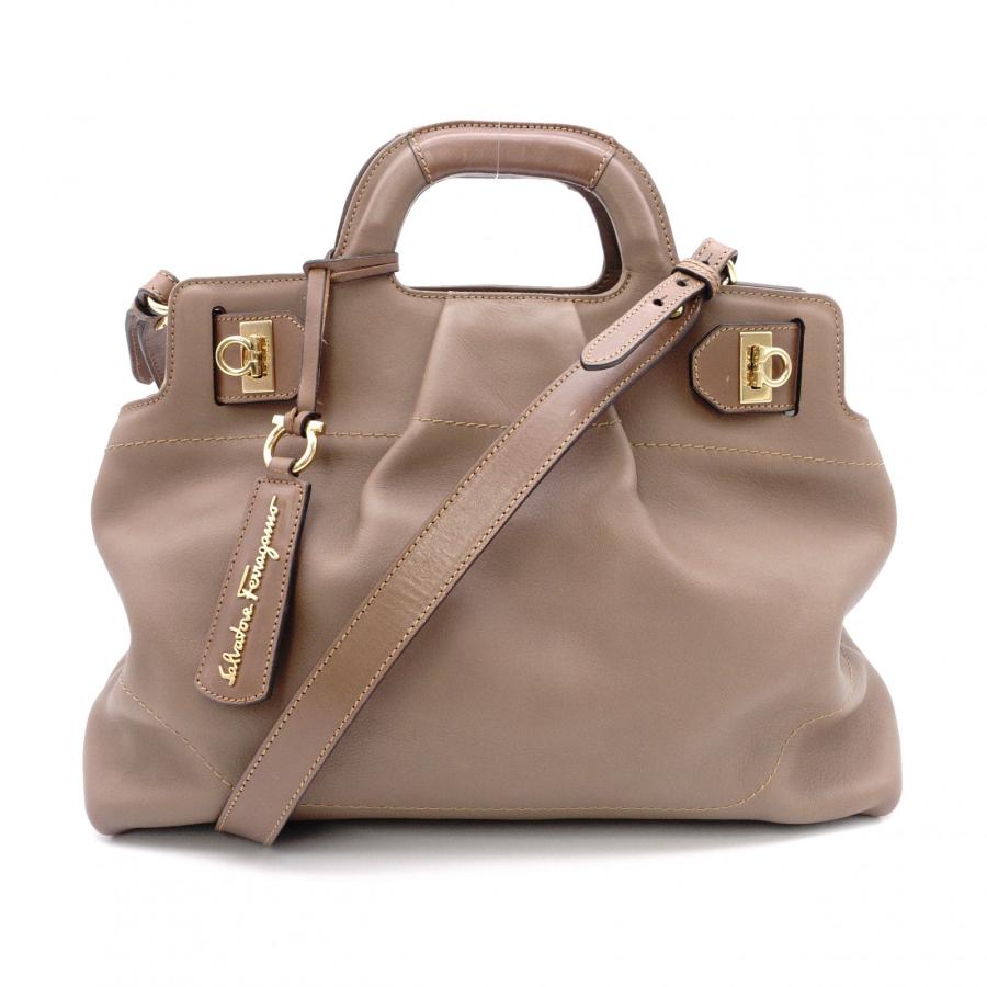 Salvatore Ferragamo サルヴァトーレフェラガモ ガンチーニ