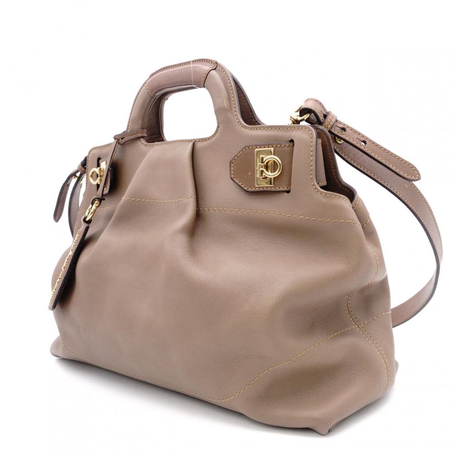 Salvatore Ferragamo サルヴァトーレフェラガモ ガンチーニ 