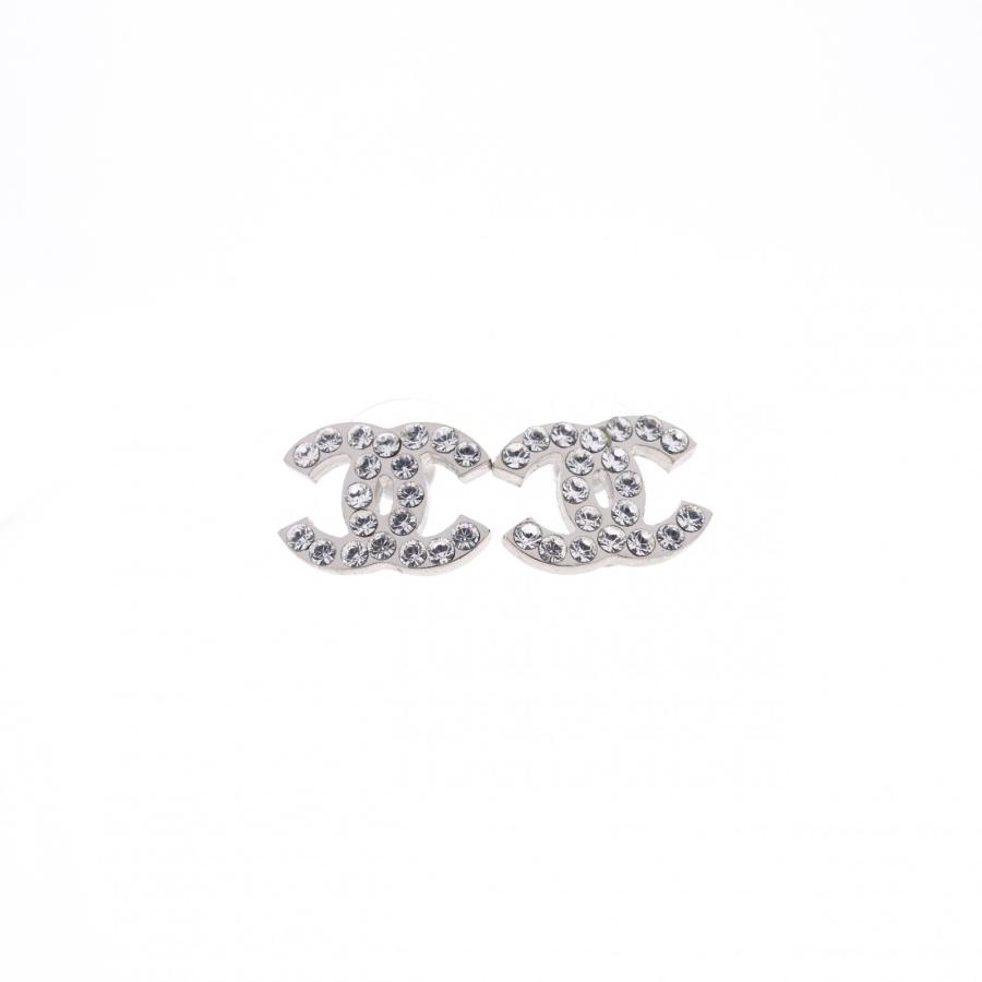 CHANEL ピアス シルバー ラインストーン 美品 CHANEL（シャネル） ピアス メタル ラインストーン シルバー CCロゴ 箱