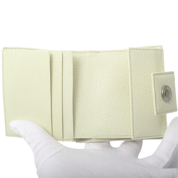 BVLGARIブルガリ 美品 ロゴマニア 二つ折り　コンパクト財布 BVLGARI ロゴマニア 二つ折り財布 ラウンドファスナー キャンバス