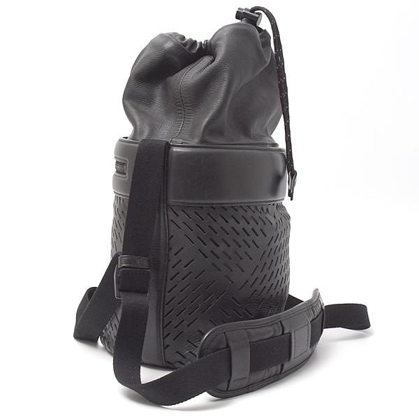 ボッテガヴェネタ巾着バッグ ボッテガ・ヴェネタ】即サマになる新作の巾着バッグ「ミディアム