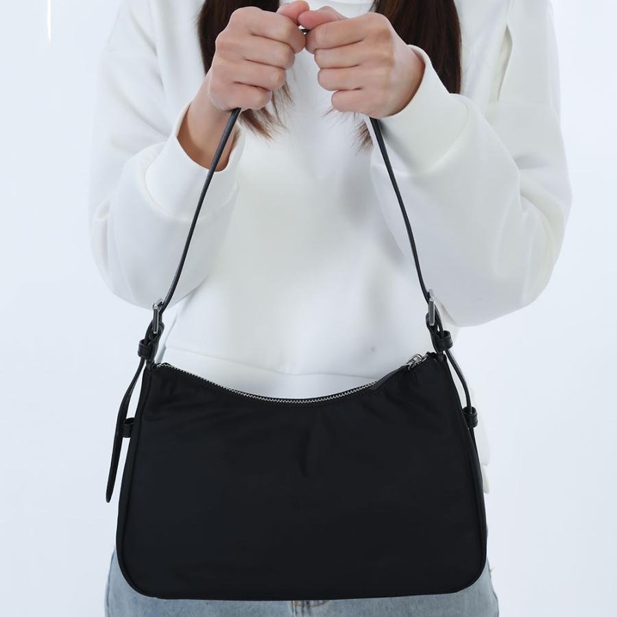 売り切り価格！未使用 トリーバーチ ToryBurchナイロン ボディバッグ TORY BURCH（トリーバーチ） 新品・正規品 決算セール☆ ナイロン
