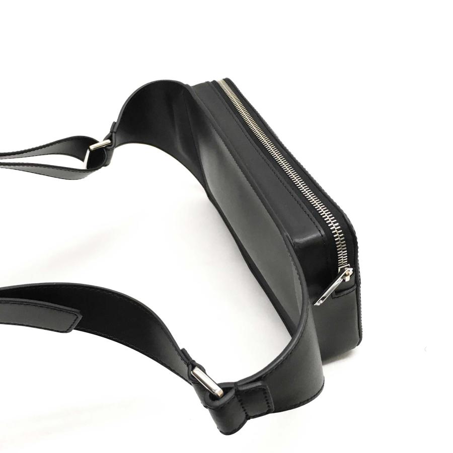 80%OFF!】 (新品) ヴァレンティノ メンズ ブラック VLTN ボディバッグ