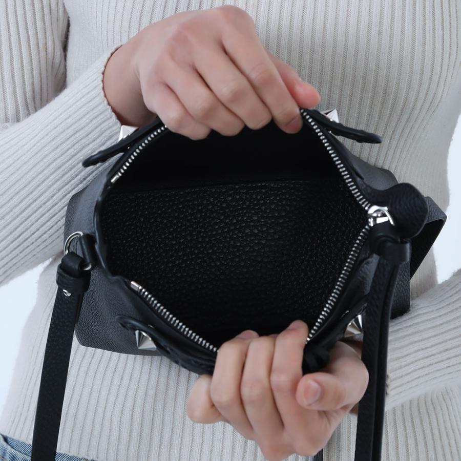 FENDIフェンディ　半円型 2Wayハンドバッグ ストラップ　袋付き　【6】 FENDI（フェンディ） 全品P5倍!MAX15000円クーポン7/31迄☆FENDI