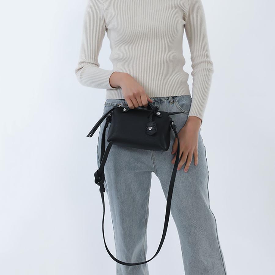 【極美品】FENDI フェンディ セレリア ジップ レザー スモールベルトバッグ FENDI（フェンディ） ショルダーバッグ BY THE WAY MEDIUM バイ ザ