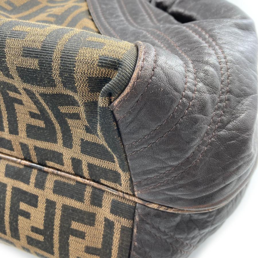 FENDI フェンディ スパイバッグ ブラウン系 ゴールド金具 レザー FENDI フェンディ スパイバッグ ブラウン系 ゴールド金具 レザー