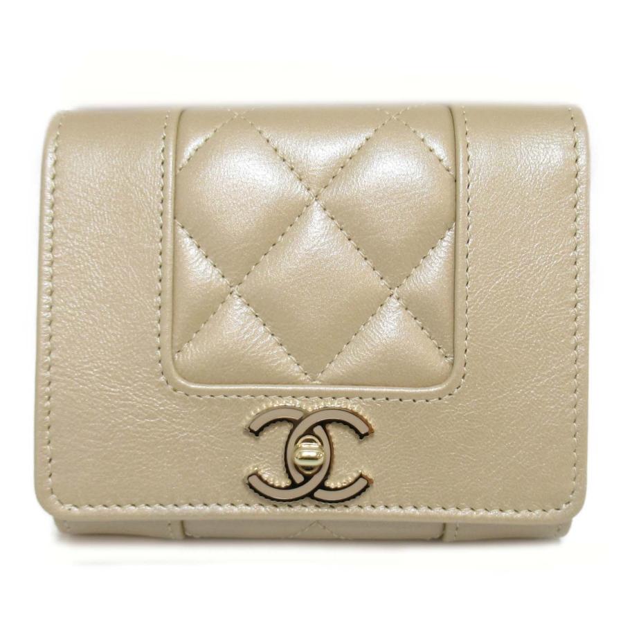 CHANEL シャネル 三つ折り財布 三つ折財布 ゴールド系 ラムスキン（羊 