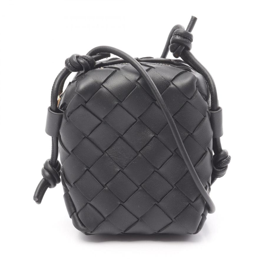 美品　ボッテガヴェネタ　イントレチャート　ショルダーバッグ　レザー　本革　黒 BOTTEGA VENETA（ボッテガ・ヴェネタ） 【超美品】ボッテガヴェネタ