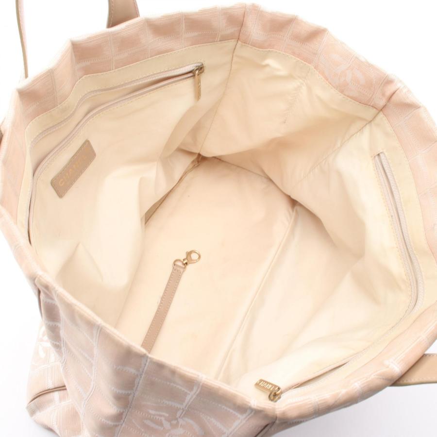 CHANEL（シャネル） ニュートラベルラインMM ブランドオフ レザー