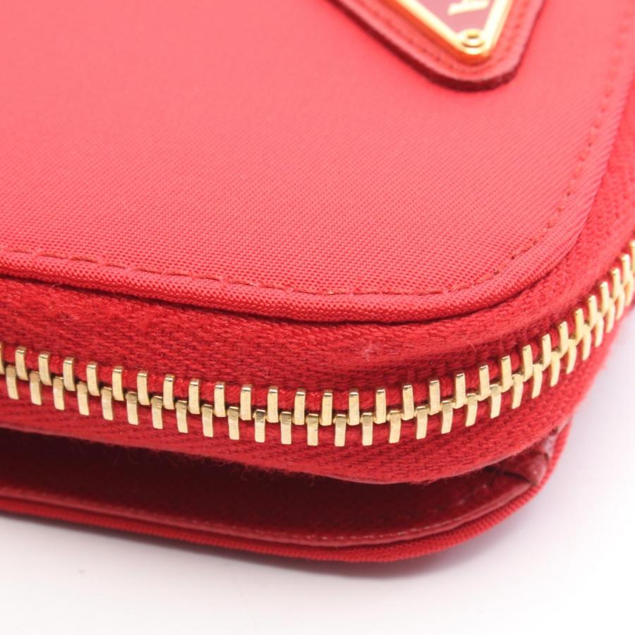 PRADA（プラダ） 三角プレート ブランドオフ ナイロン 二つ折り財布