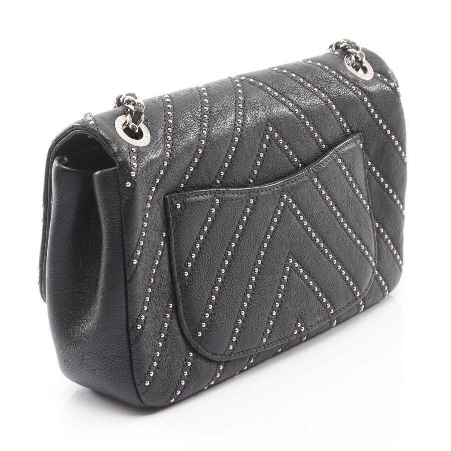 CHANEL レザー ショルダーバッグ　vステッチ　キャビアスキン　ビンテージ CHANEL（シャネル） Vステッチ シェブロン ブランドオフ レザー
