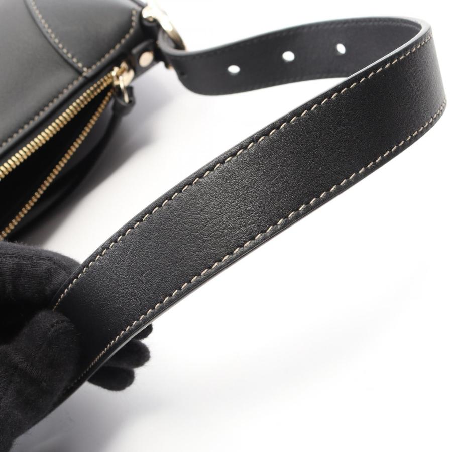 GUCCI（グッチ） GGエンブレム ミディアム ブランドオフ レザー