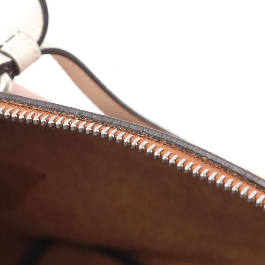 セリーヌ　ソフトキューブバッグ　スモール　美品 CELINE（セリーヌ） スモール ソフト キューブ ブランドオフ レザー