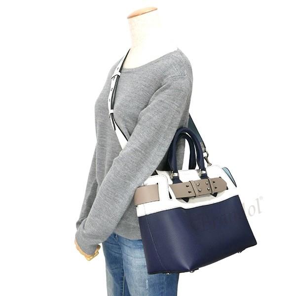 バーバリー BURBERRY レディース トートバッグ ショルダー レザー ベルトバッグ 2way ネイビー×ホワイト 8006577 A1250の画像