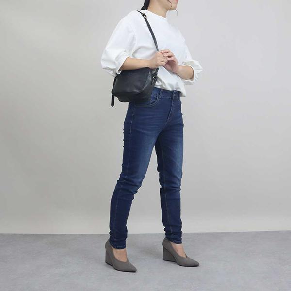 IL BISONTE（イルビゾンテ） ショルダーバッグ 本革 レザー カメラ