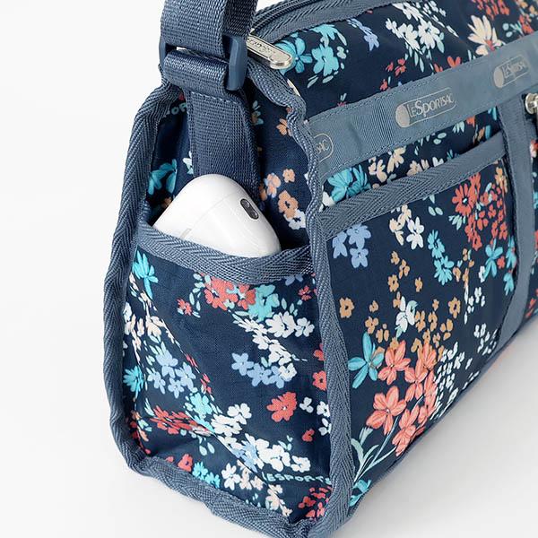 【レスポートサック】 花柄 プリント ショルダーバッグ 総柄 青×グレージュ LeSportsac（花柄 ・ ショルダーバッグ）のフリマアイテム一覧