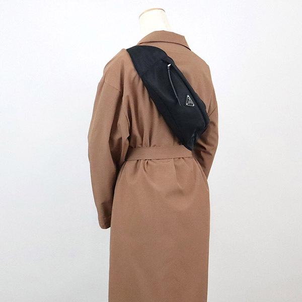 PRADA プラダ ボディバッグ メンズ レディース 三角ロゴ PRADA プラダ ボディバッグ メンズ レディース 三角ロゴ