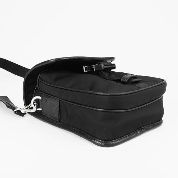 PRADA プラダ ショルダーバッグ メンズ 縦型 ミニポーチ付 PRADA プラダ ショルダーバッグ メンズ 縦型 ミニポーチ付