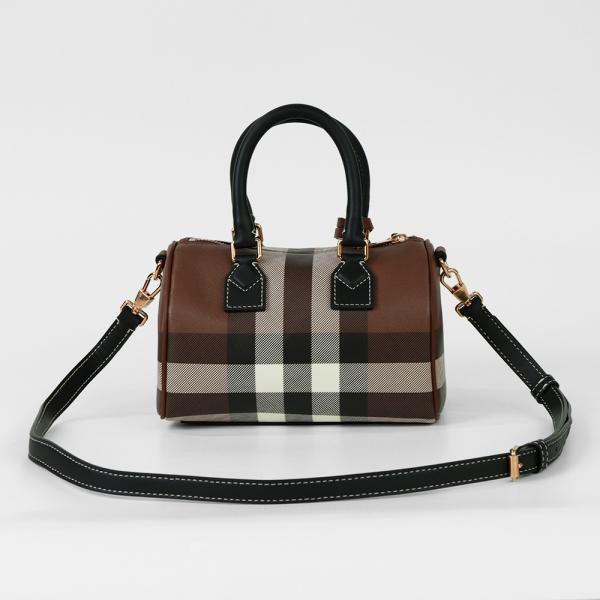 BURBERRY 《クーポン配布中》バーバリー ショルダーバッグ BURBERRY 《クーポン配布中》バーバリー ショルダーバッグ