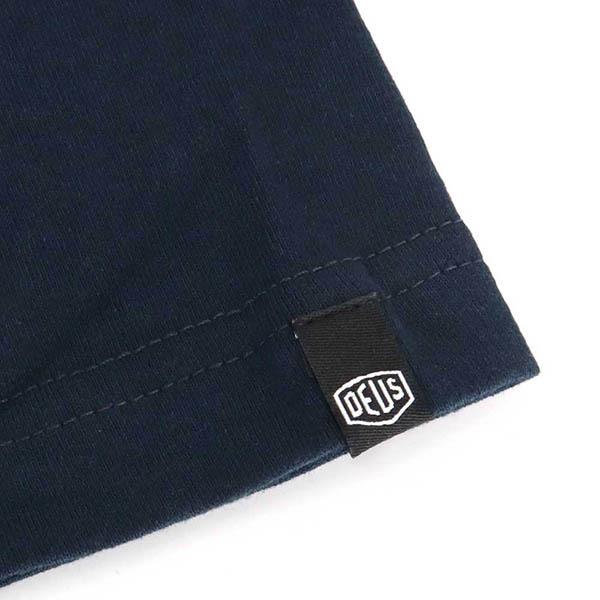 《クーポン》デウス・エクス・マキナ Tシャツ Deus Ex Machina メンズ 半袖 ロゴ S/M/L ネイビー T-DMW41808E NAVY | DEUS EX MACHINA | 03