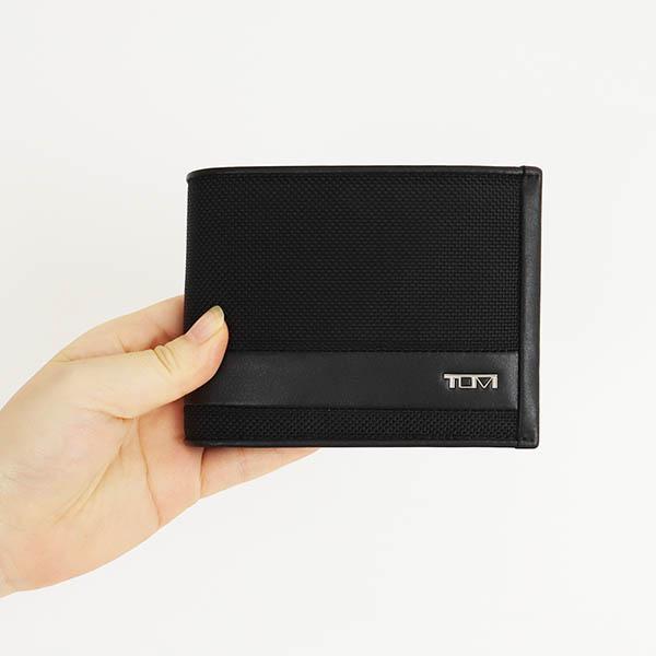 【美品】TUMI 折り財布　レザー　ブラック　ロゴ金具　札入れ　希少 トゥミ(TUMI) 財布 メンズ長財布 | 通販・人気ランキング - 価格.com