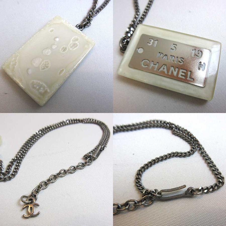 シャネル 小物 ロゴ プレート ネックレス シルバーカラー×ホワイト系 ペンダント アクセサリー ABランク メタル CHANEL あすつく 中古 六甲道店｜brandritz｜03