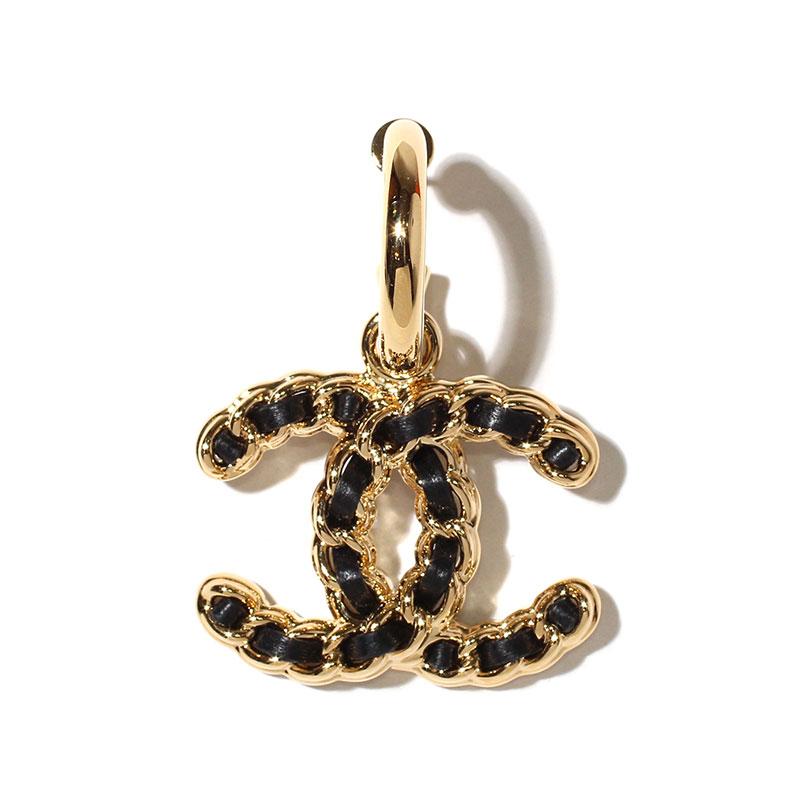 CHANEL シャネル ピアス フープ CCマーク メタル&ラムスキン CHANEL シャネル ピアス フープ CCマーク メタル&ラムスキン