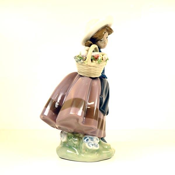 LLADRO リヤドロ 甘い花の香り 少女 帽子 かご 陶器 人形 置物 LLADRO リヤドロ 甘い花の香り 少女 帽子 かご 陶器 人形 置物