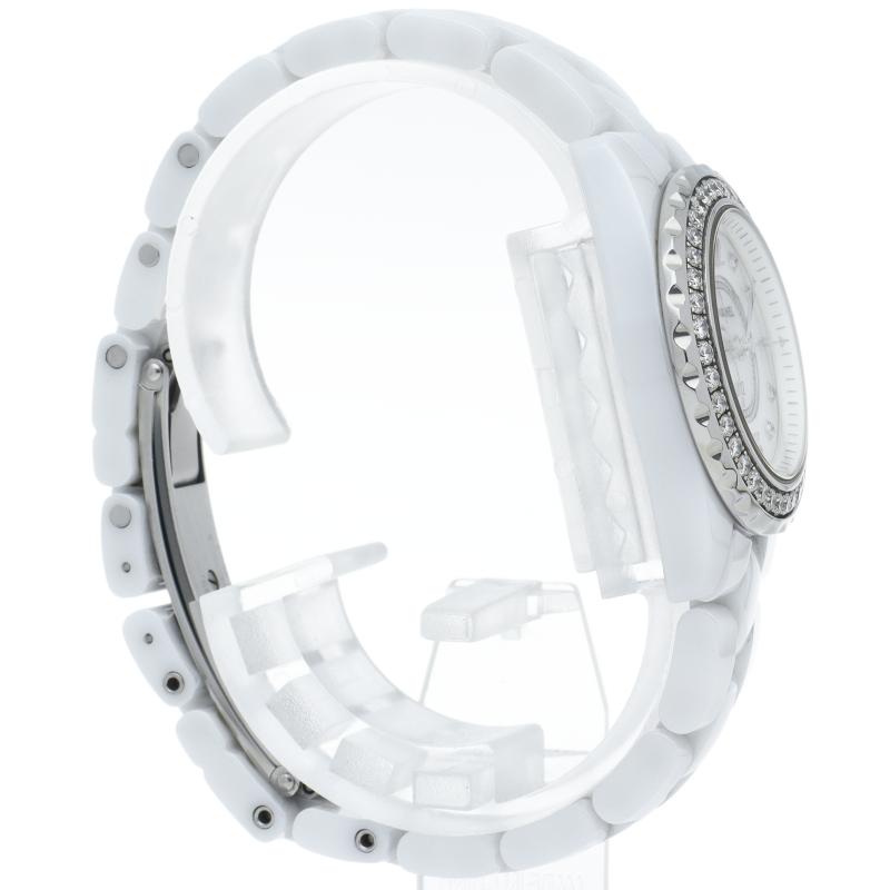 シャネル J12 ウォッチ 29mm ダイヤベゼル 8Pダイヤ シェル J12 H2572 1駒 セラミック レディース時計 ホワイトシェル 仕上げ済 美品 【中古】 CHANEL（シャネル） J12 ウォッチ 29mm ダイヤベゼル 8Pダイヤ シェル