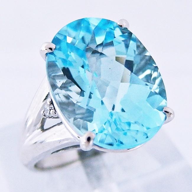 Pt900☆リング 指輪 ◇ブルートパーズ11.24ct ◇ダイヤモンド0.04c t 
