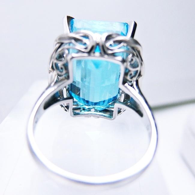 Pt900☆リング 指輪 ◇ブルートパーズ ◇ダイヤモンド0.08ct/0.03c t  