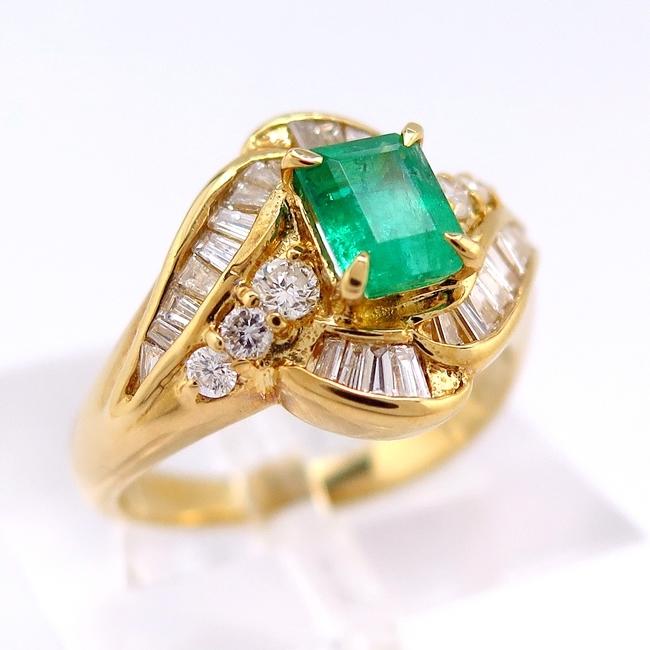 ５５％以上節約 K18YG イエローゴールド リング 指輪 エメラルド0.770