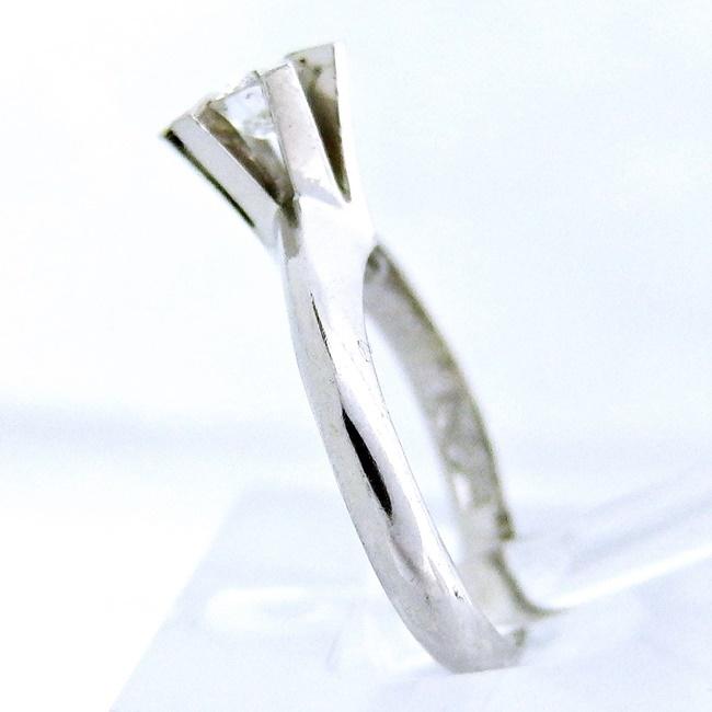 Pt900 ☆立爪リング 指輪 ◇ダイヤモンド0.32ct 4月誕生石 ○9.5号 