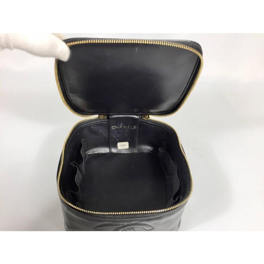 CHANEL シャネル バニティバッグ 化粧ポーチ エナメル 黒 CHANEL シャネル バニティバッグ 化粧ポーチ エナメル 黒